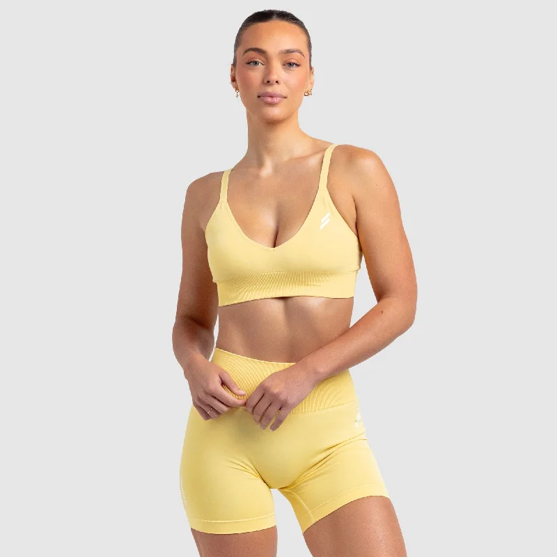 Button - Down Women's Cotton Crop Top in Denim Blue for a Classic and Versatile LookScrunch 2 Seamless Crop - Butter Yellow Button - Down Women's Cotton Crop Top in Denim Blue for a Classic and Versatile LookScrunch 2 Seamless Crop - Butter Yellow