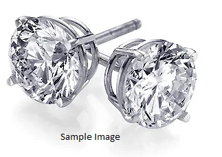 Pear - shaped diamond engagement ring with side baguette diamonds in 18K goldRBC 0.30CTW STUDS