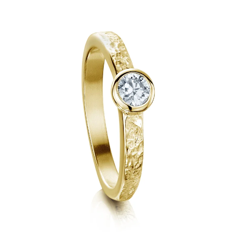 Heart - Shaped Engagement Rings in 14K Pink Gold for a Romantic ProposalMatrix Cubic Zirconia Ring in 9ct Yellow Gold