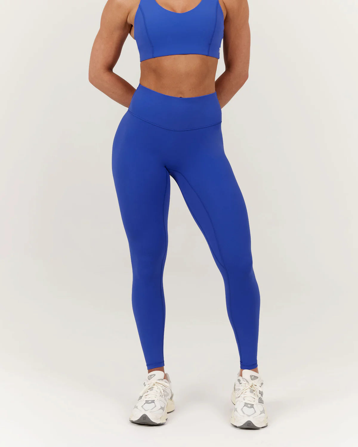 Women's Denim - Look Tight Trousers in Light Blue for a Casual and Versatile OptionMuscle Republic | Sculpt Leggings Full - Ocean Women's Denim - Look Tight Trousers in Light Blue for a Casual and Versatile OptionMuscle Republic | Sculpt Leggings Full - Ocean