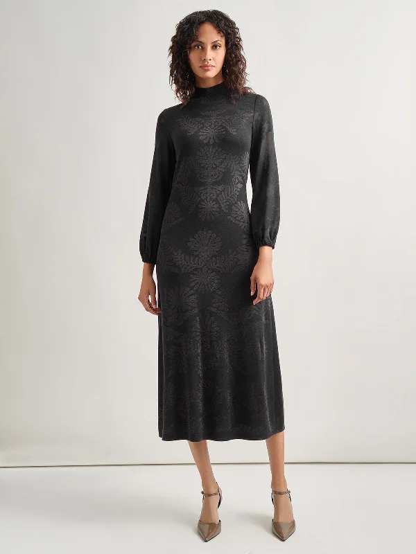 Halter Neck Women Dress to Show Off the Shoulders and NecklineA-Line Jacquard Knit Maxi Dress Halter Neck Women Dress to Show Off the Shoulders and NecklineA-Line Jacquard Knit Maxi Dress