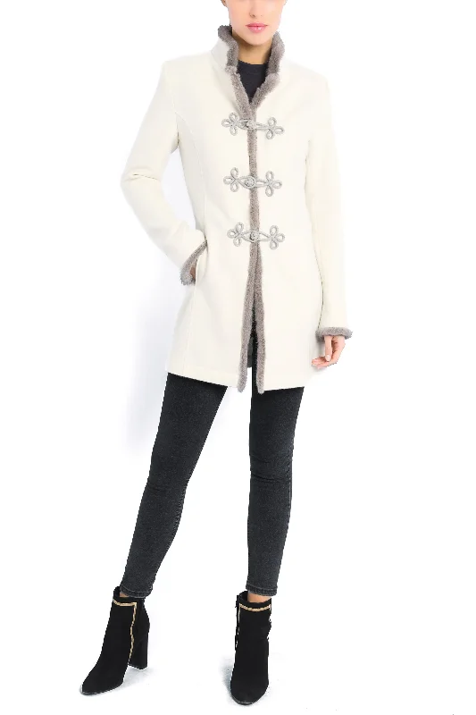 Women's Longline Linen Blazers in Pastel Colors for Summer EventsLong blazer from cream coloured wool-jersey Women's Longline Linen Blazers in Pastel Colors for Summer EventsLong blazer from cream coloured wool-jersey