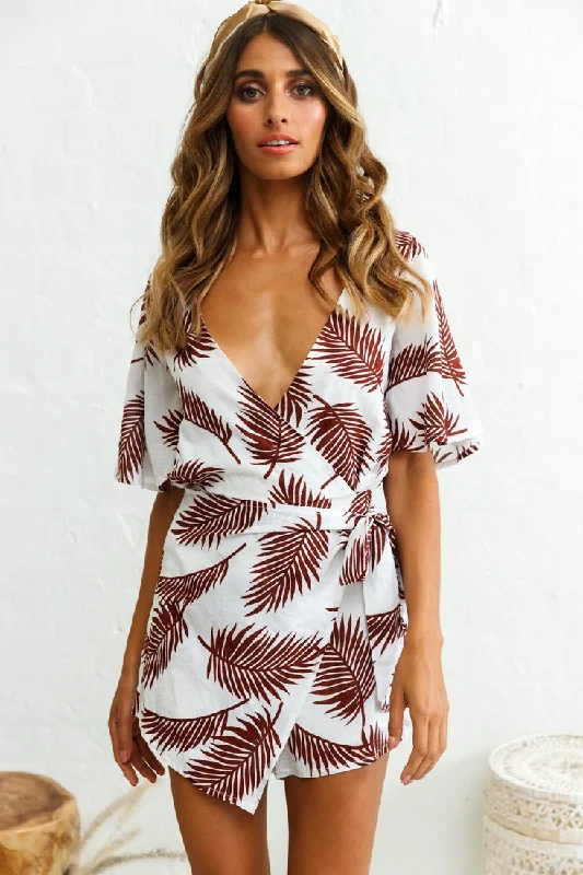 Halter Neck Women Dress to Show Off the Shoulders and NecklineNadi V-Neckline Wrap Romper Palm Print Wine Halter Neck Women Dress to Show Off the Shoulders and NecklineNadi V-Neckline Wrap Romper Palm Print Wine