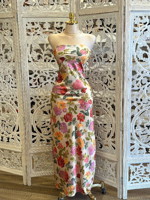 Ruffled Women Dress with Multiple Layers for a Playful and Girly StyleStrapless Satin Floral Multi Color Dress- Not Stretchy,No Estira Ruffled Women Dress with Multiple Layers for a Playful and Girly StyleStrapless Satin Floral Multi Color Dress- Not Stretchy,No Estira