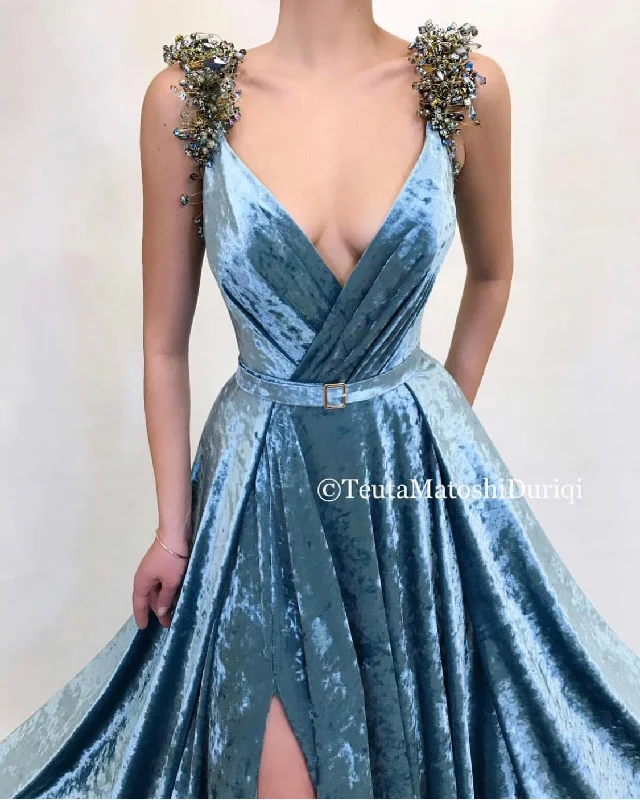 Empire Waist Women Dress to Accentuate the Bust and Conceal the WaistBoudoir Princess Gown Empire Waist Women Dress to Accentuate the Bust and Conceal the WaistBoudoir Princess Gown