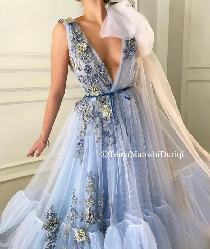 Wrap - Style Women Dress with Adjustable Fit for All Body TypesLivid Romance Lace Gown Wrap - Style Women Dress with Adjustable Fit for All Body TypesLivid Romance Lace Gown