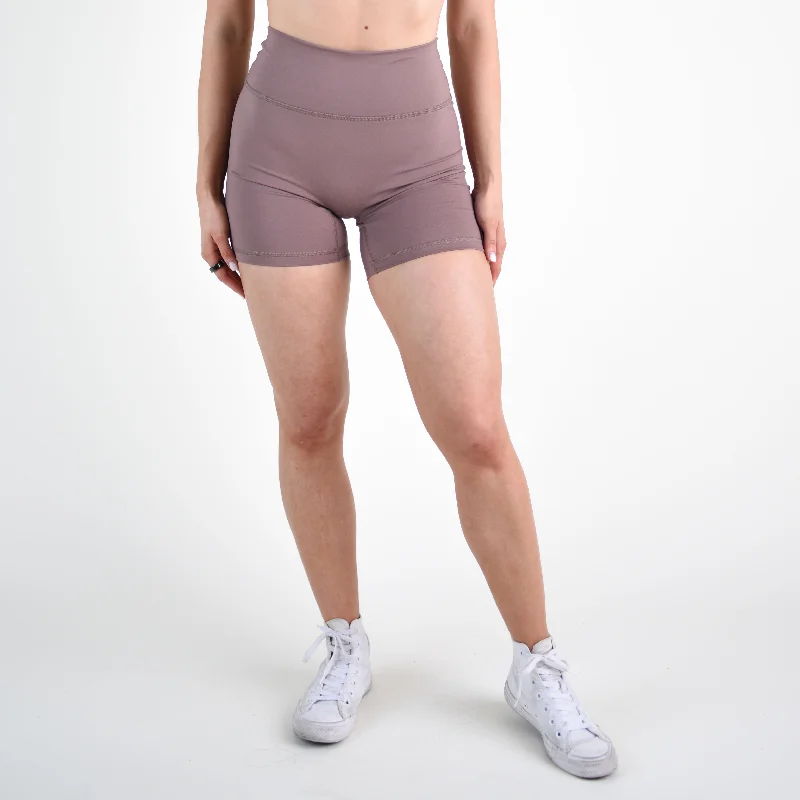 Patterned Geometric Women Shorts for a Modern AppealCharge Short 5" - No Front Seam - Higher Rise Patterned Geometric Women Shorts for a Modern AppealCharge Short 5" - No Front Seam - Higher Rise