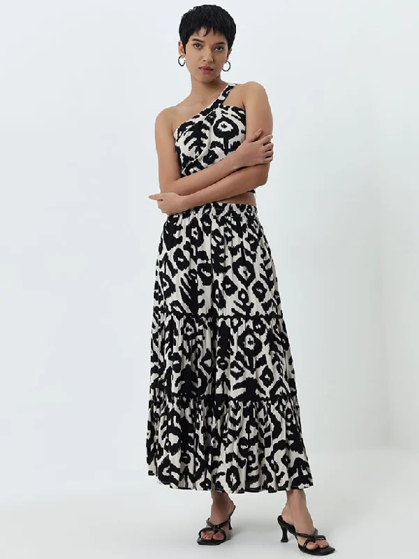 Printed Animal Print Women Shorts for a Wild and Stylish AppearanceLOV Off-White Abstract Patterned Tiered Skirt Printed Animal Print Women Shorts for a Wild and Stylish AppearanceLOV Off-White Abstract Patterned Tiered Skirt