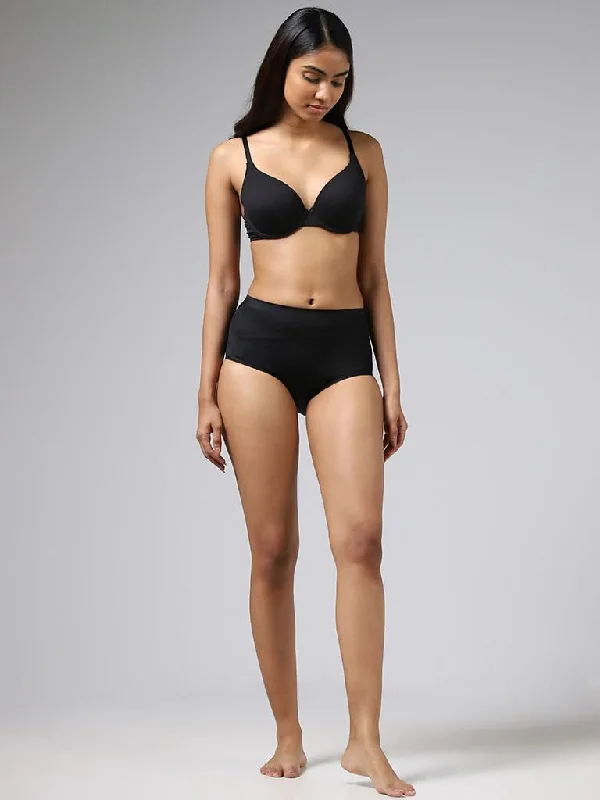 Embroidered Women Shorts with Intricate DesignsWunderlove Solid Black Invisible Full Brief Embroidered Women Shorts with Intricate DesignsWunderlove Solid Black Invisible Full Brief