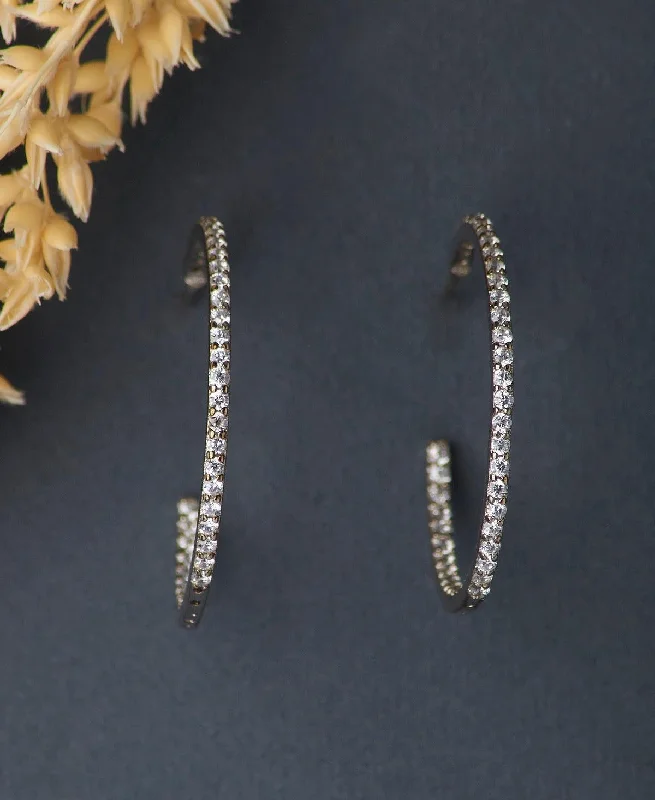 Glow - in - the - Dark Star Stud Earrings for a Mysterious and Night - Time - Friendly AccessoryFashionable Stone Studded Silver Earring