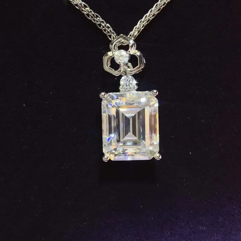 Sleeveless Bodysuits for a Cool and Casual Summer Look5 Carat Moissanite 925 Sterling Silver Necklace Sleeveless Bodysuits for a Cool and Casual Summer Look5 Carat Moissanite 925 Sterling Silver Necklace
